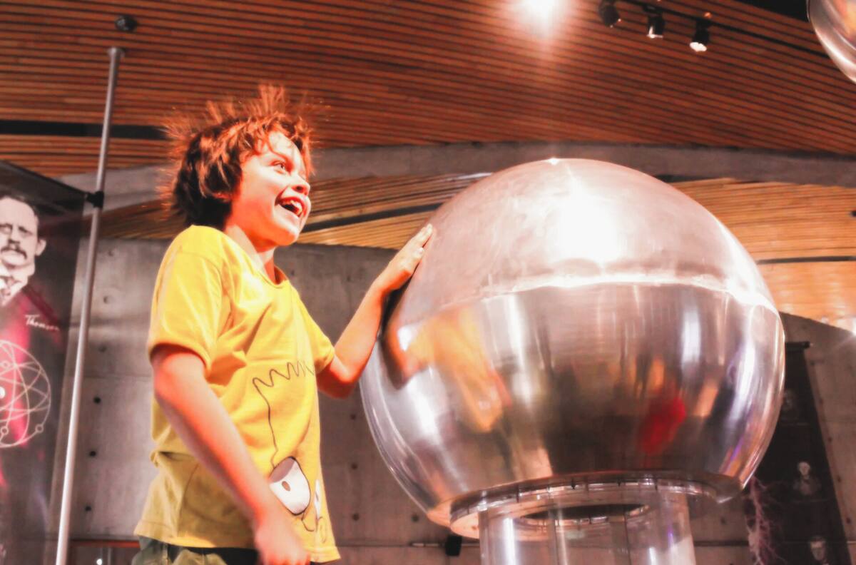 Desde una piscina a centros culturales: 6 panoramas gratis en la RM para personas con carnet de discapacidad