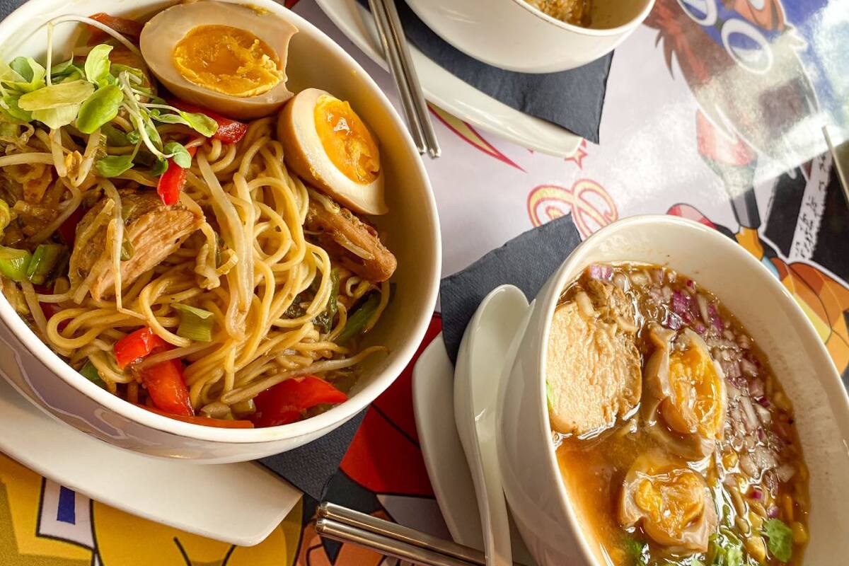 Tsuki Coffe no solo ofrece ramen, sino que una amplia variedad de platos inspirados en la gastronomía japonesa.