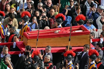 VIDEO| Así ingresó el féretro del Papa Francisco a la basílica de San Pedro