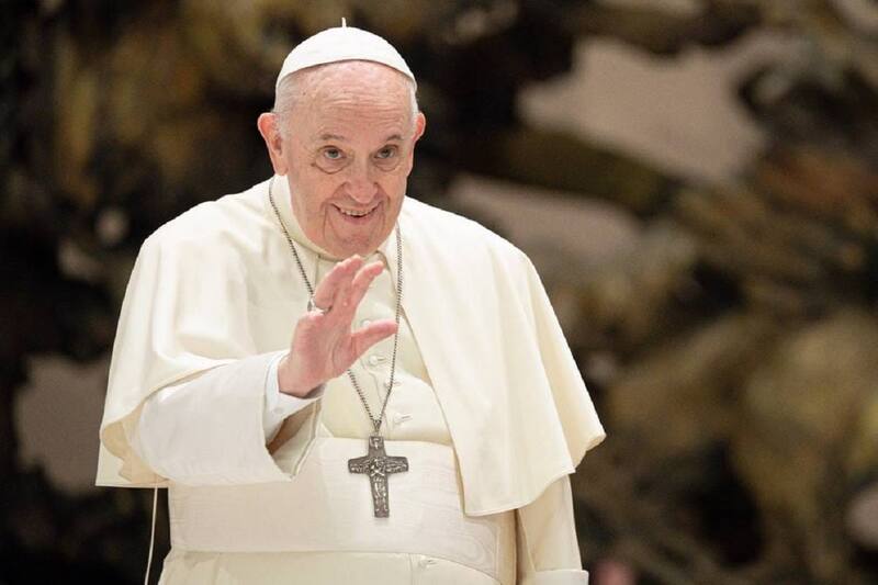Se espera que en caso de evolucionar favorablemente, pueda estar en la misa de domingo de Ramos del 2 de abril.