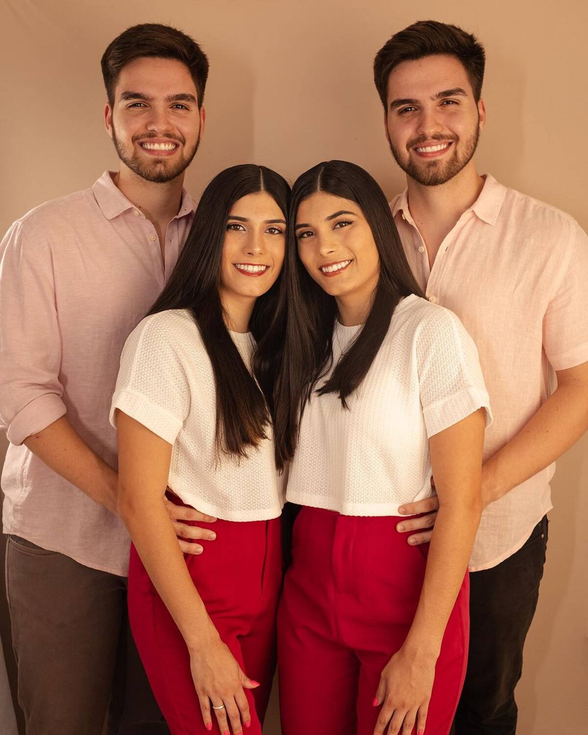 Parejas de gemelos idénticos. Créditos: @casal.twins