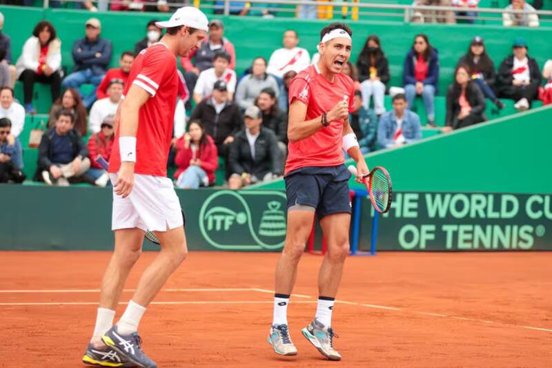 Alejandro Tabilo y Nicolás Jarry consiguieron el primer triunfo para el tenis chileno en París 2024.