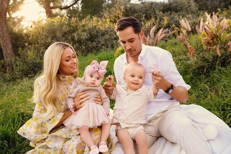 La familia completa: Paris Hilton, London, Carter Reum y Phoenix