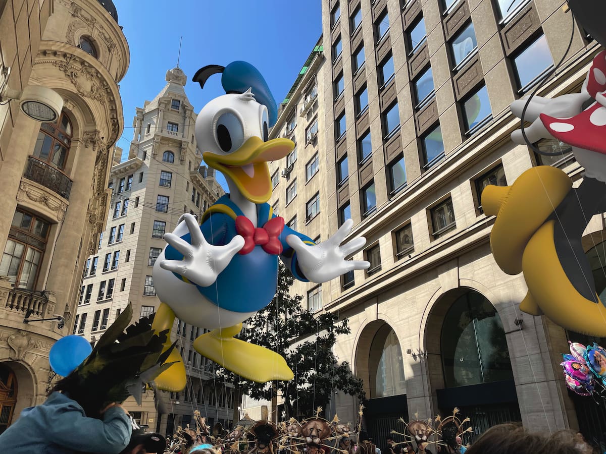 Pato Donald en Paris Parade.