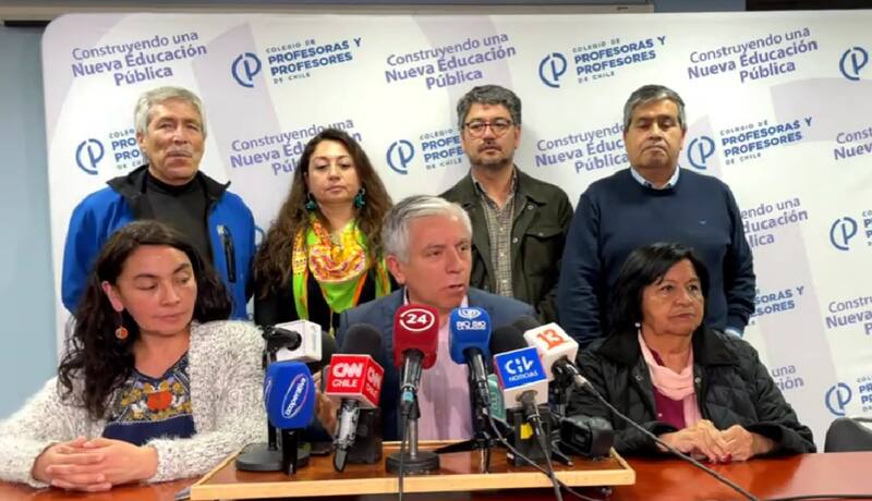 El Colegio de Profesores se pronunció en rueda de prensa. Créditos: @ColegioProfes