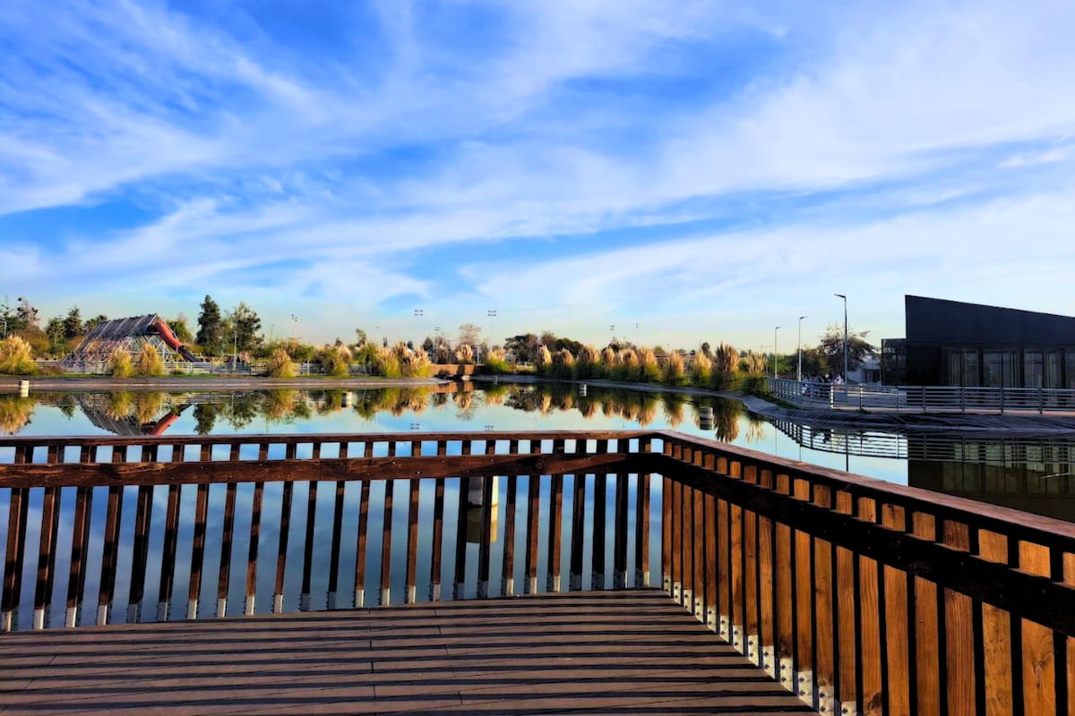 Uno de los puntos turísticos más llamativos a visitar antes de que termine el verano. Créditos: Google Maps.