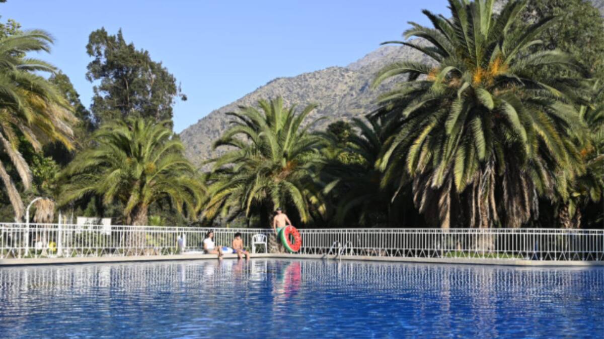 A 30 minutos de Santiago: Este parque cuenta con tres piscinas ideales para refrescarse en el verano 2026