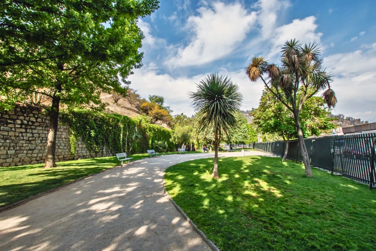 El parque es un centro de encuentro cultural y recreativo en plena ciudad de Santiago. Foto: Parquemet en X.