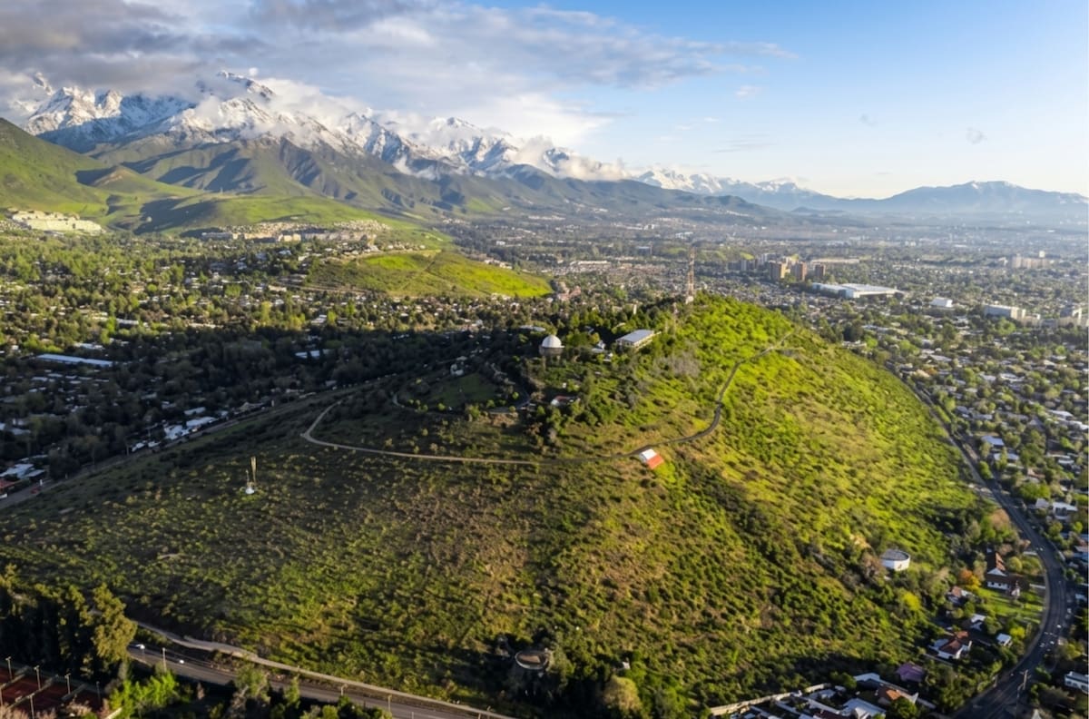 El imperdible pulmón verde de la RM con mirador 360° de Santiago: Es gratuito y funciona de lunes a domingo
