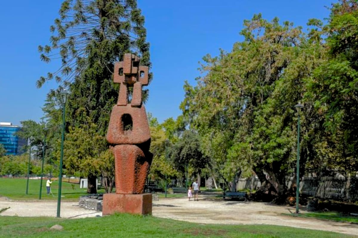 Otro pulmón verde ubicado cerca de la Plaza La India, y que es parte del recorrido de la comuna de Providencia. Foto: Municipalidad de Providencia.