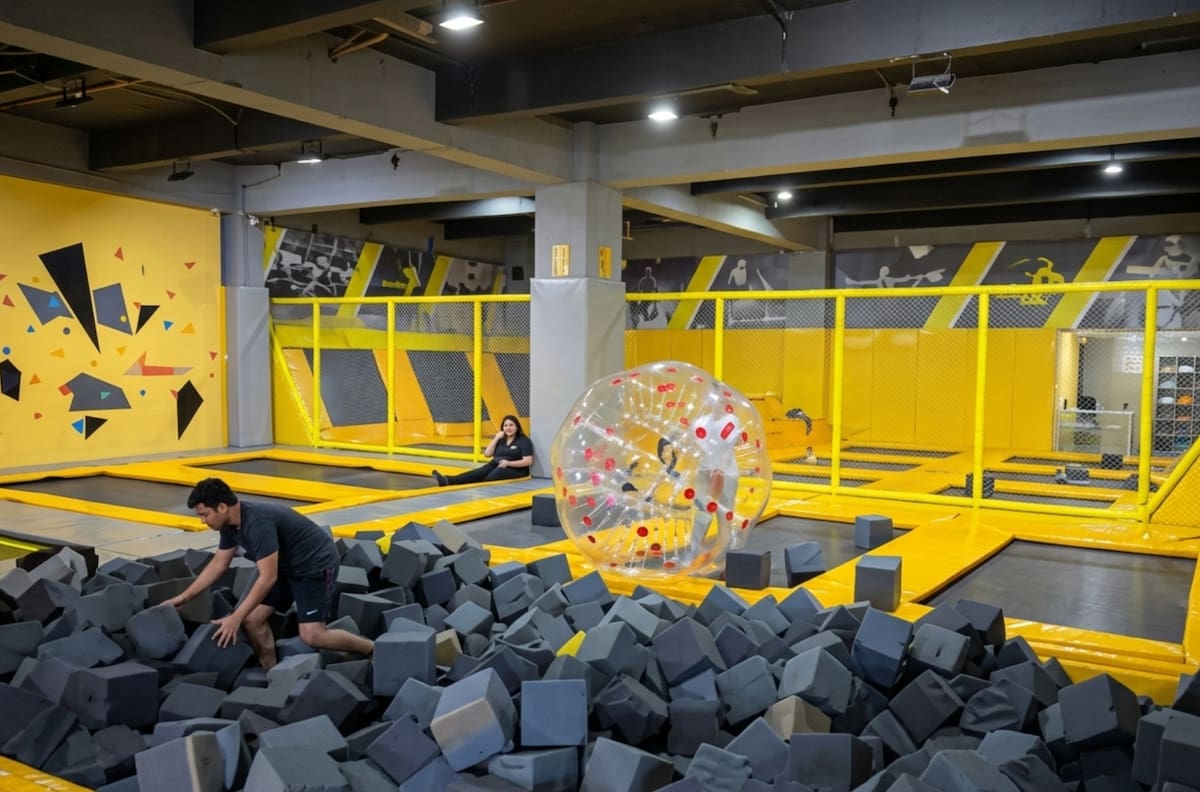 El espectacular megaparque de trampolines bajo techo que revoluciona Santiago: Precios, horarios y sucursales en la RM