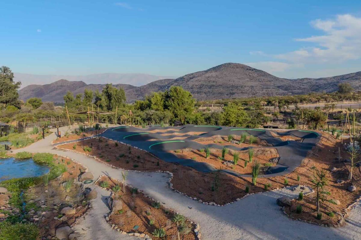 Cuenta con una infraestructura pensada en potenciar la vida outdoor en la ciudad. Foto: parqueguayguay.cl