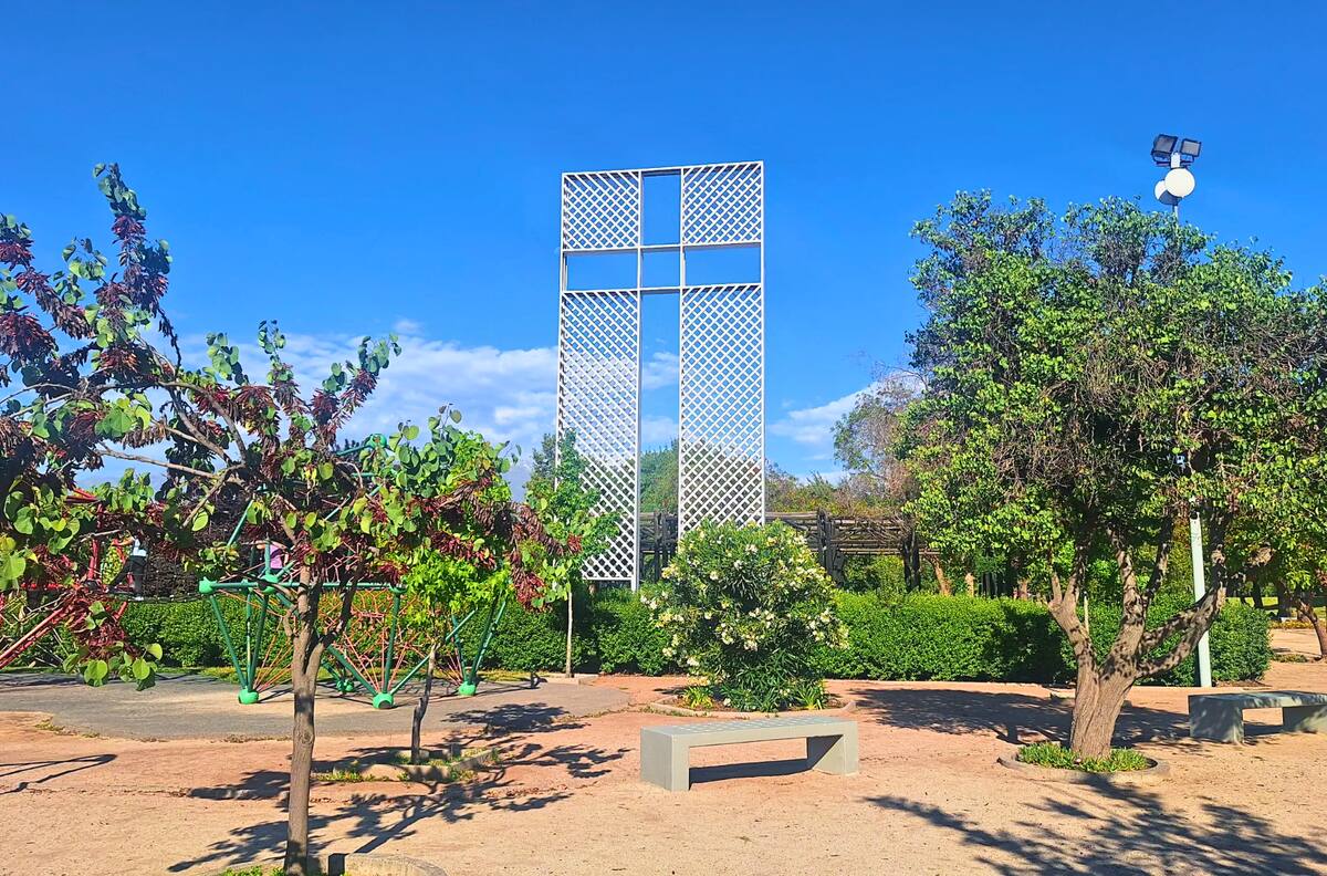 Un pulmón verde único en Santiago: el histórico parque ideal para cerrar el verano