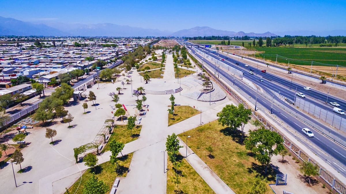 Tiene canchas, áreas de deporte y es gratis: el pulmón verde del sector sur de Santiago que se vuelve un panorama en otoño
