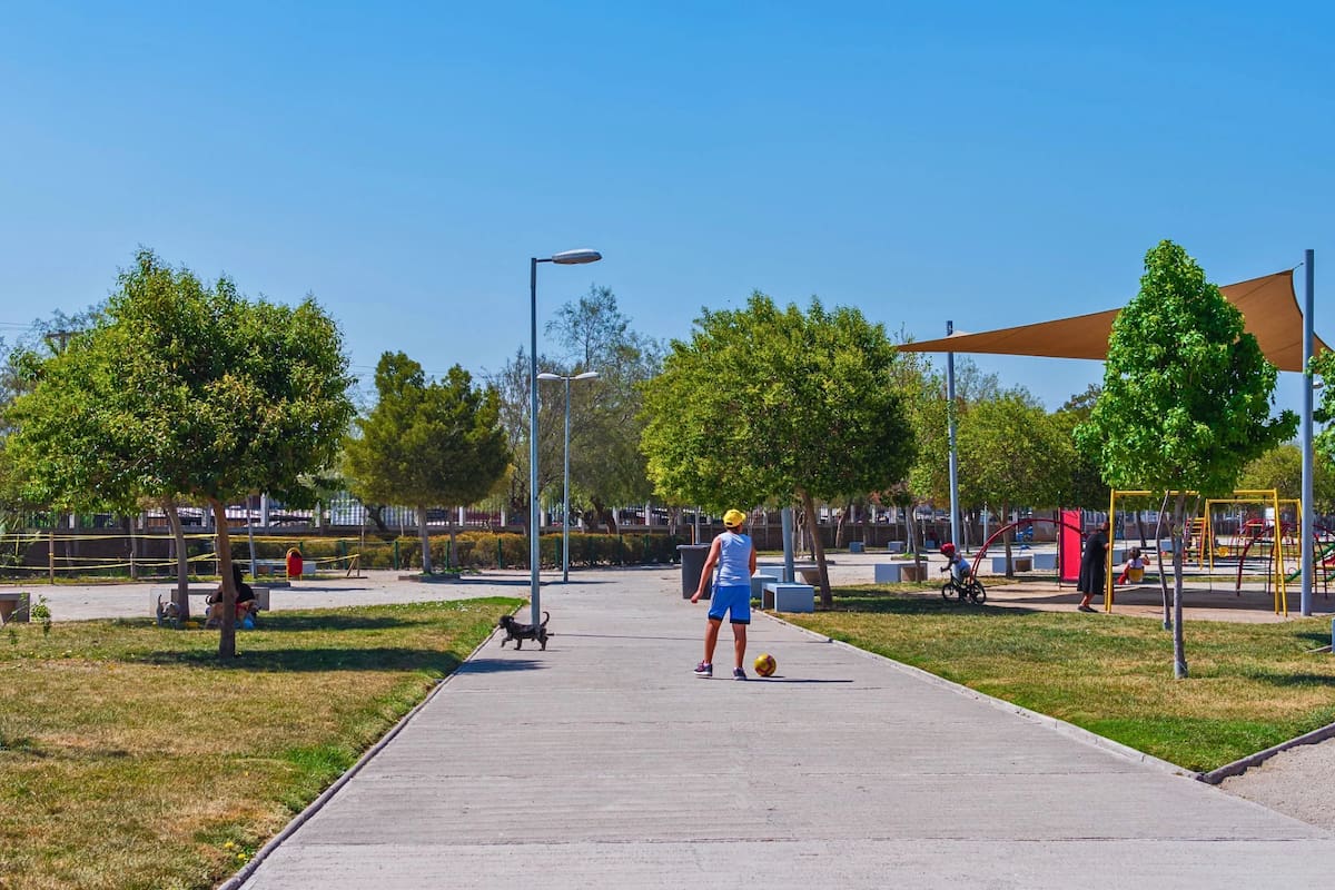 Tiene más de 40 hectáreas y se posiciona como un gran atractivo a visitar en Santiago. Foto: Parquemet en X.