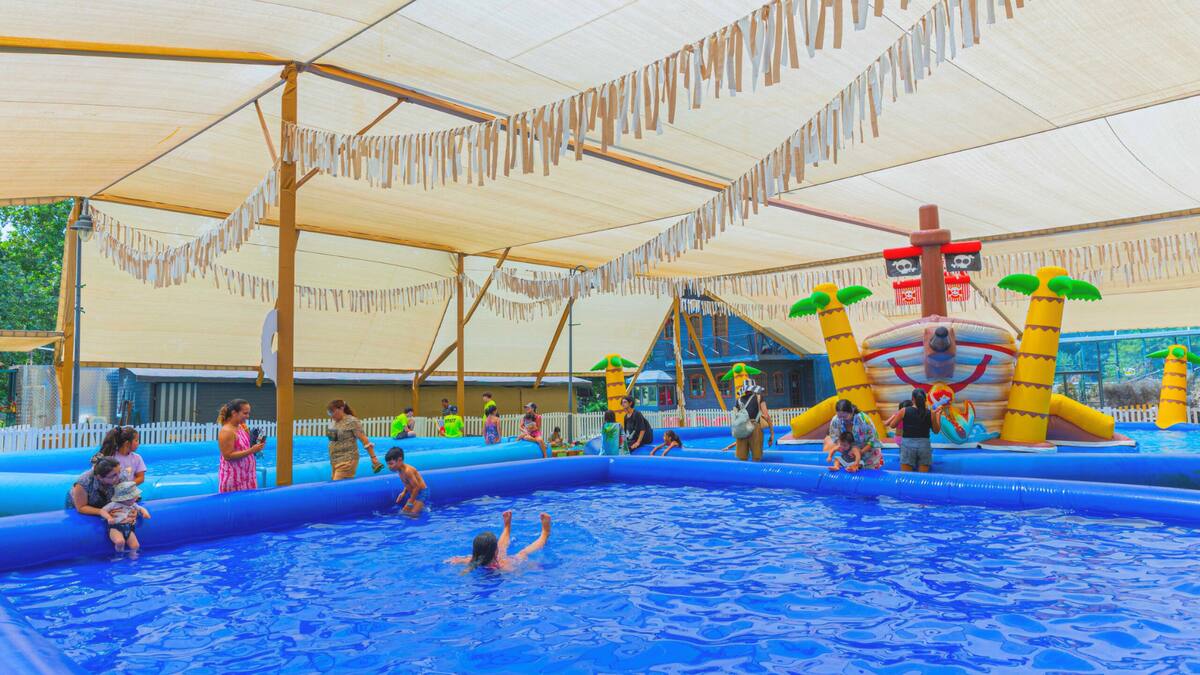 Este panorama con piscina en Santiago es totalmente gratuito y apto para toda la familia