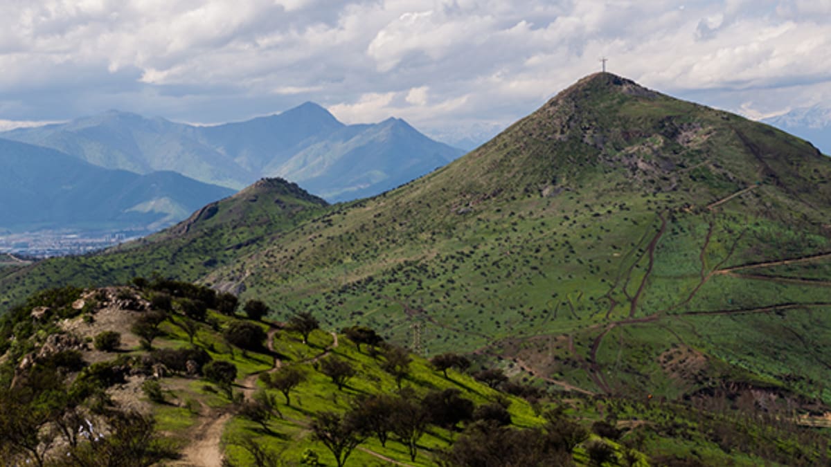 Ni el San Cristóbal ni el Santa Lucía: El pulmón verde de Santiago con entrada liberada y una vista única desde las alturas