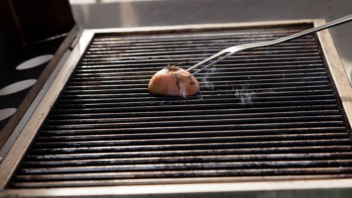 ¿Cómo limpiar correctamente la parrilla para tu asado de Fiestas Patrias? Esto dice un experto