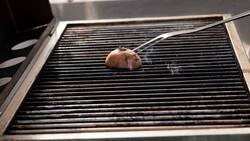 ¿Cómo limpiar correctamente la parrilla para tu asado de Fiestas Patrias? Esto dice un experto