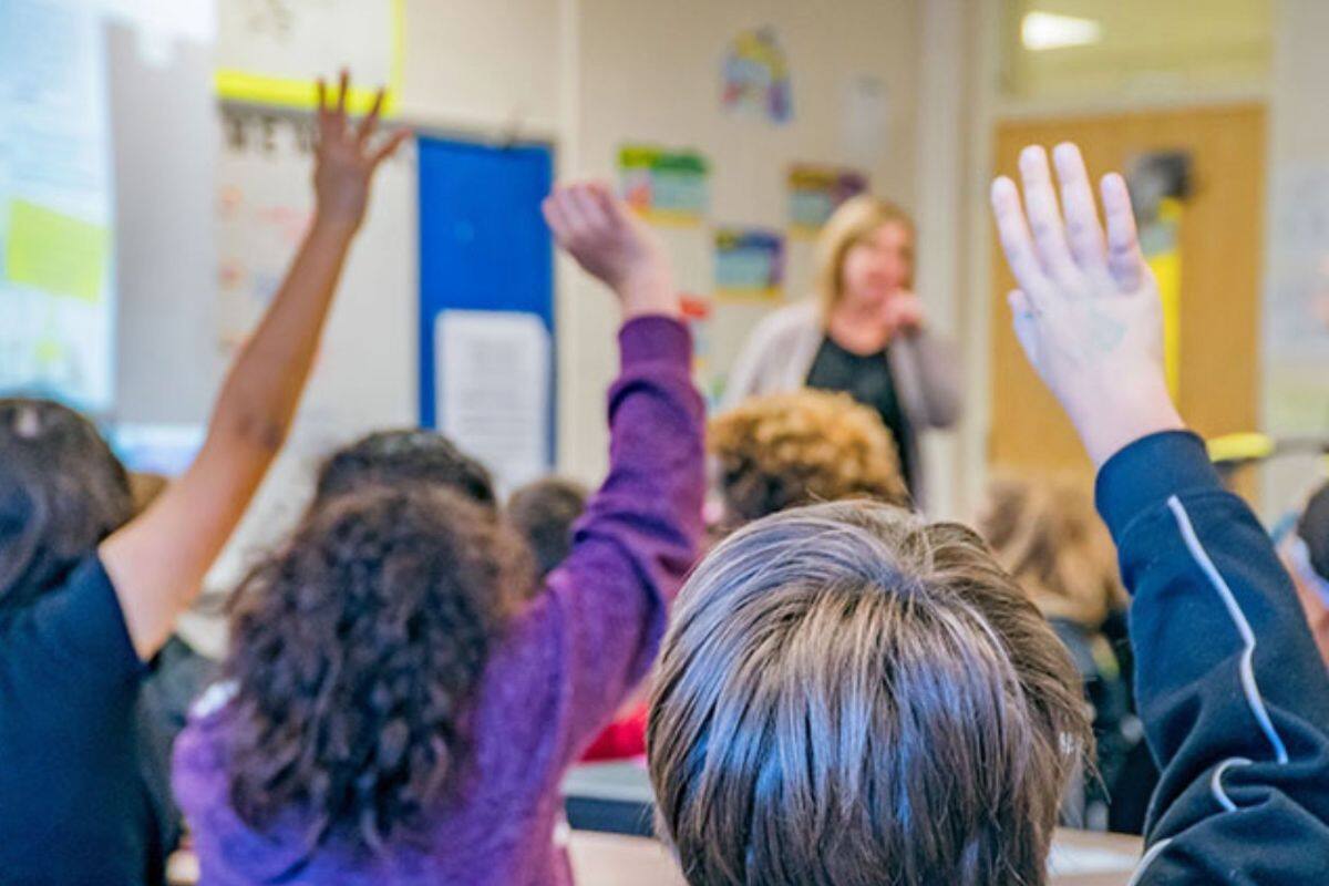La postulación a través de la web no tiene ningún costo asociado.
Créditos: Participate Learning.