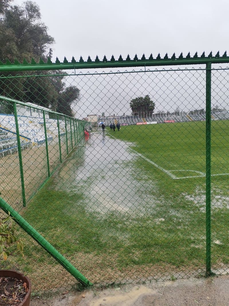 Así estaba la cancha del Joaquín Muñoz García. Crédito: Primera B.
