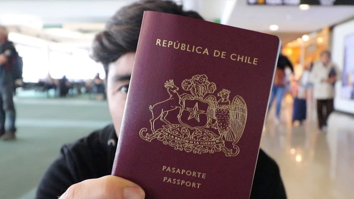 Tres razones por las que un fiscal de California pidió suspender la Visa Waiver con Chile