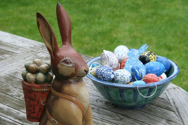 Conejo de pascua y los clásicos huevitos.