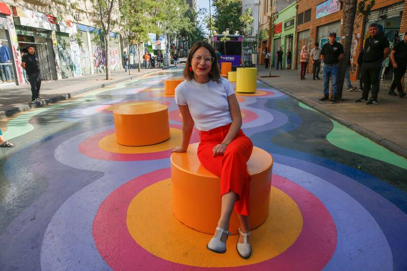 La inauguración del paseo Bandera estuvo a cargo de la alcaldesa Irací Hassler, quien indicó que "recuperar los espacios públicos es un desafío conjunto". Foto: ATON.