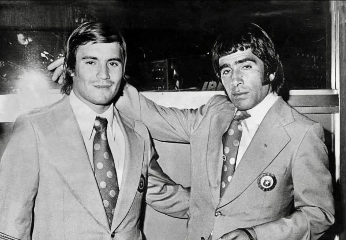 Dos chilenos que marcaron una época a principios de los '70 en el fútbol mexicano. El primero se cansó de anotar goles. Y Reinoso se consagró al primer año.