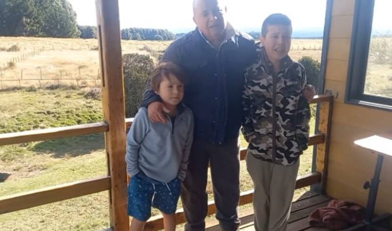 Pato Oñate junto a sus hijos Clemente y Nicolás. Créditos: Instagram