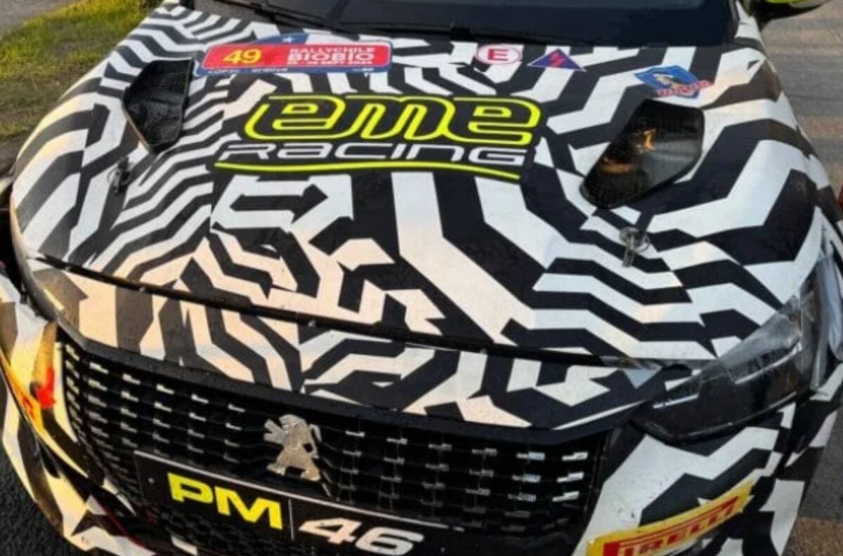 Es piloto del WRC Rally Chile Biobío y se luce con auto de Colo Colo: “Soy fanático”