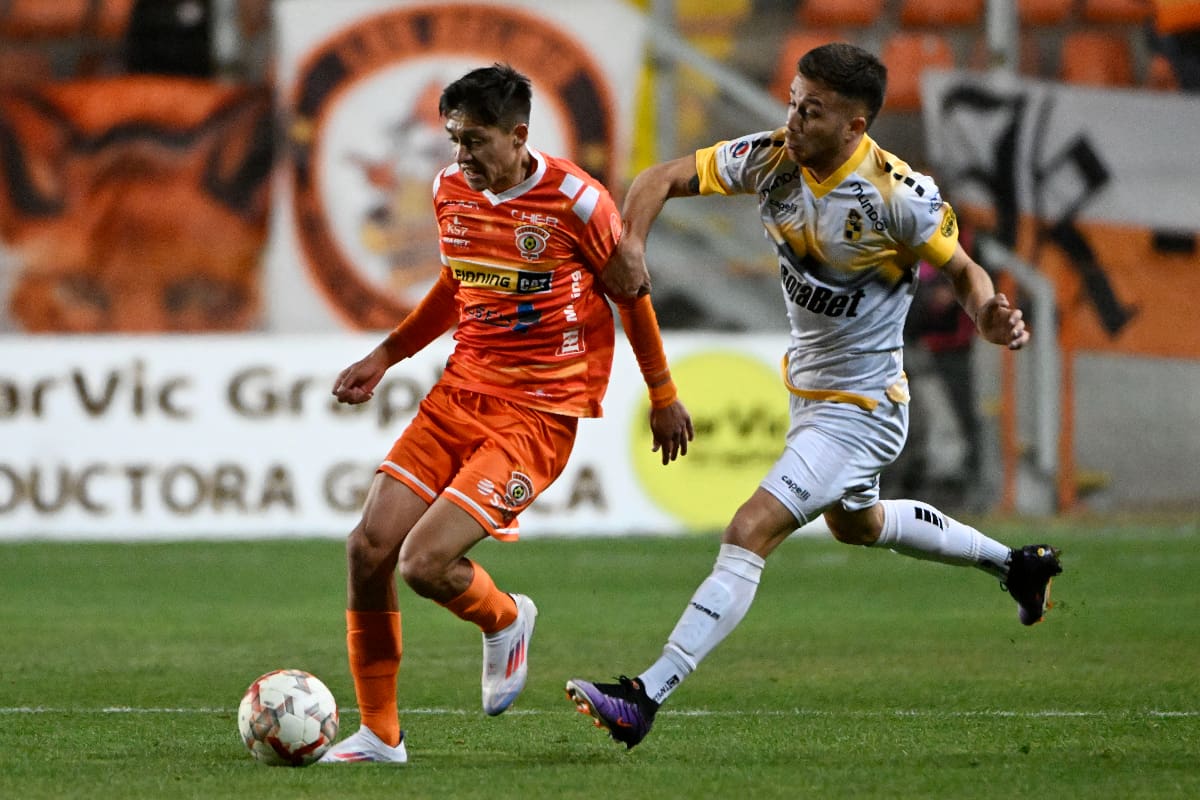 El lateral izquierdo de Cobreloa se afianzó como alternativa en el primer equipo el año pasado, pero ahora comenzó a ser titular. (Foto: Aton)