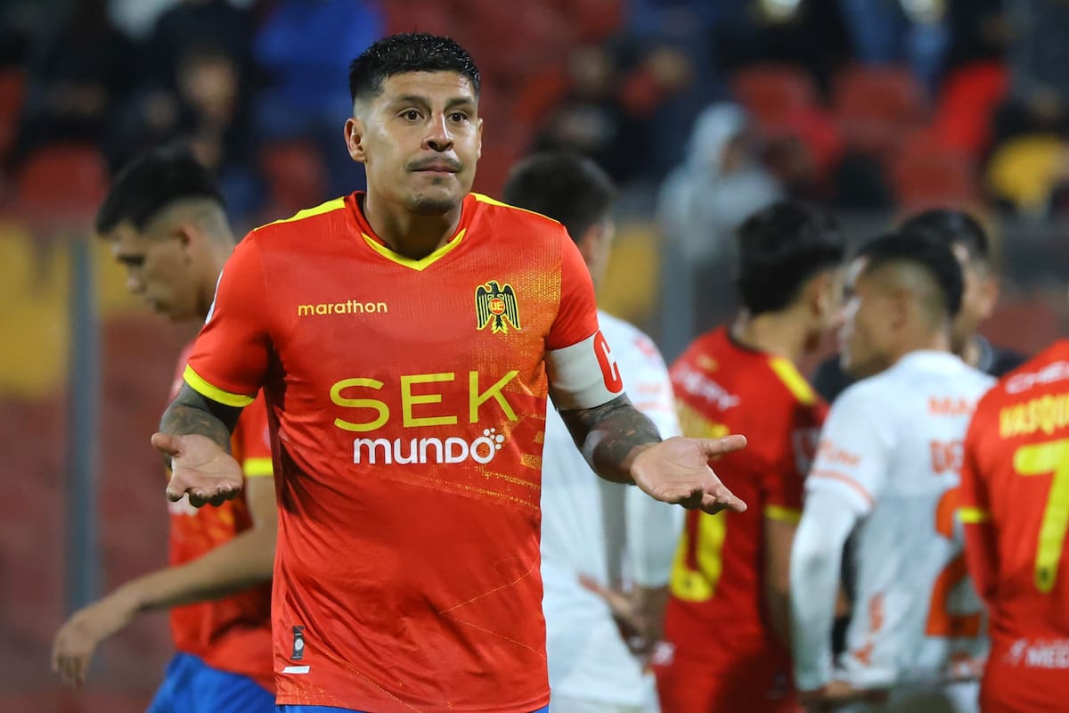 El delantero jugando en Unión Española.