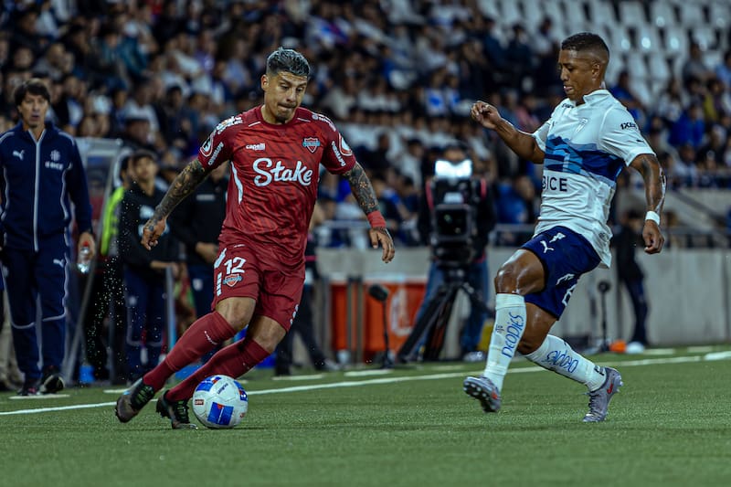 El delantero en la derrota de Ñublense ante la UC. Foto: Felipe Escobedo / En Cancha.