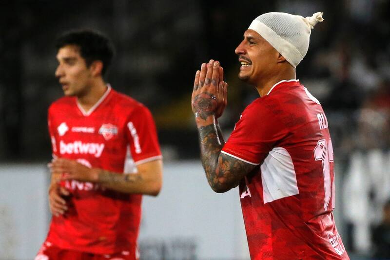 Patricio Rubio con la camiseta de Ñublense.