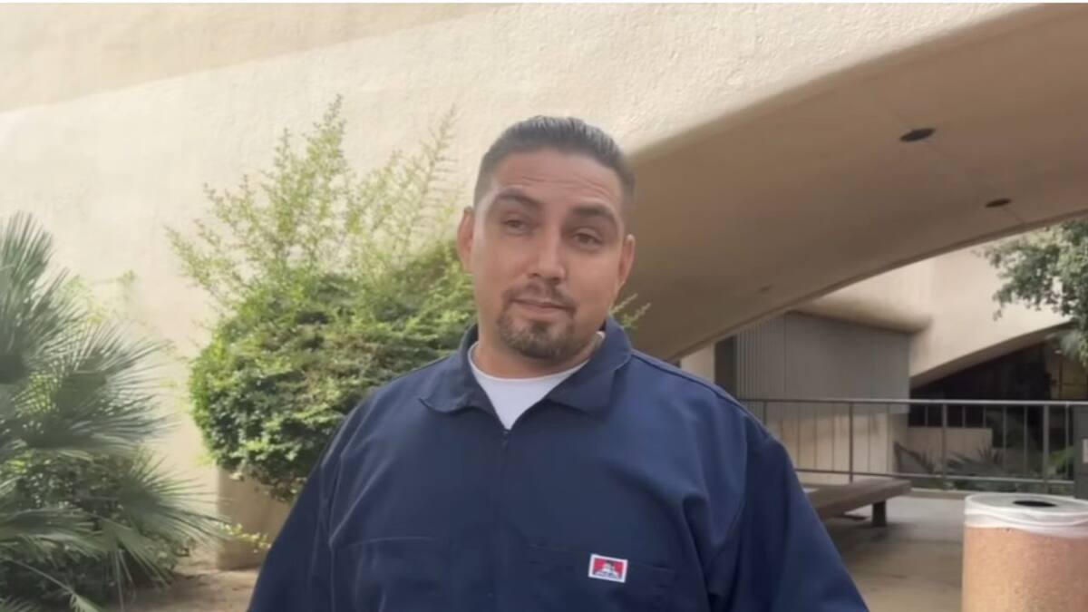 tiene un historial delictual menor.