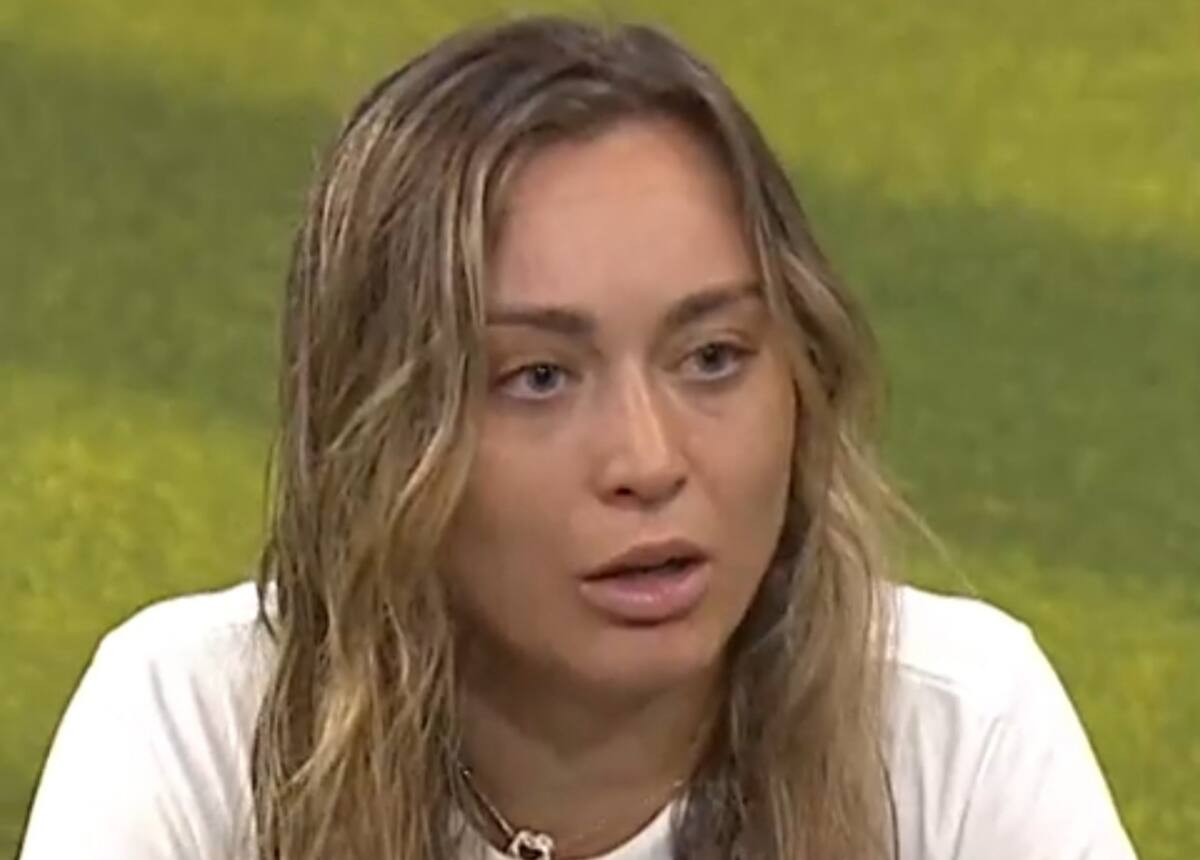 quedó descolocada en conferencia de prensa. Foto: Captura.