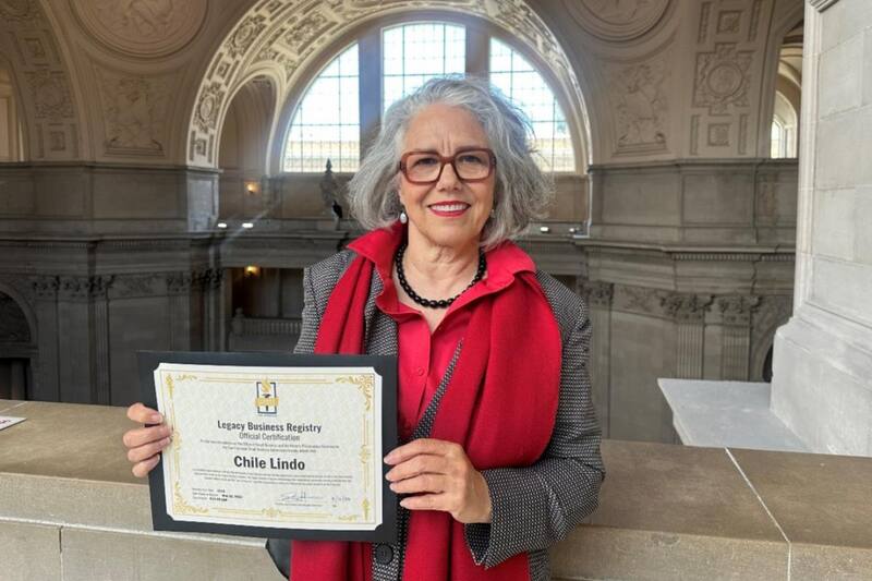 La dueña de Chile Lindo recibió el importante reconocimiento de la ciudad de San Francisco para el restaurante.