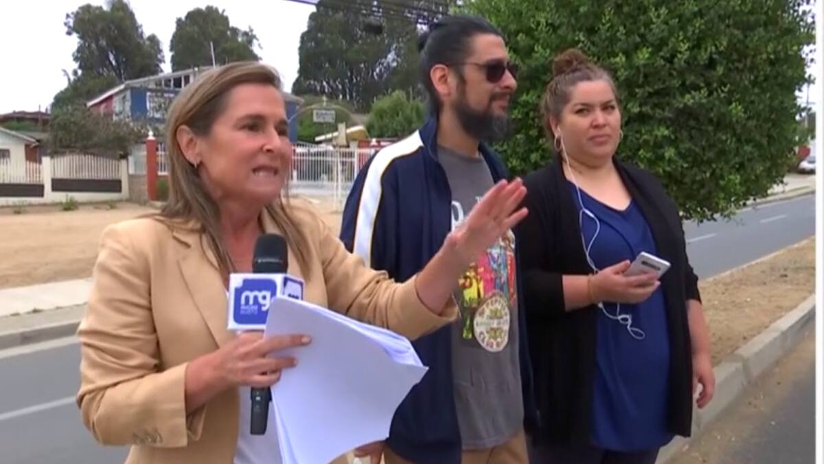 “Nos están tirando botellas”: Paulina de Allende y equipo de “Mucho Gusto” son agredidos en pleno despacho en vivo