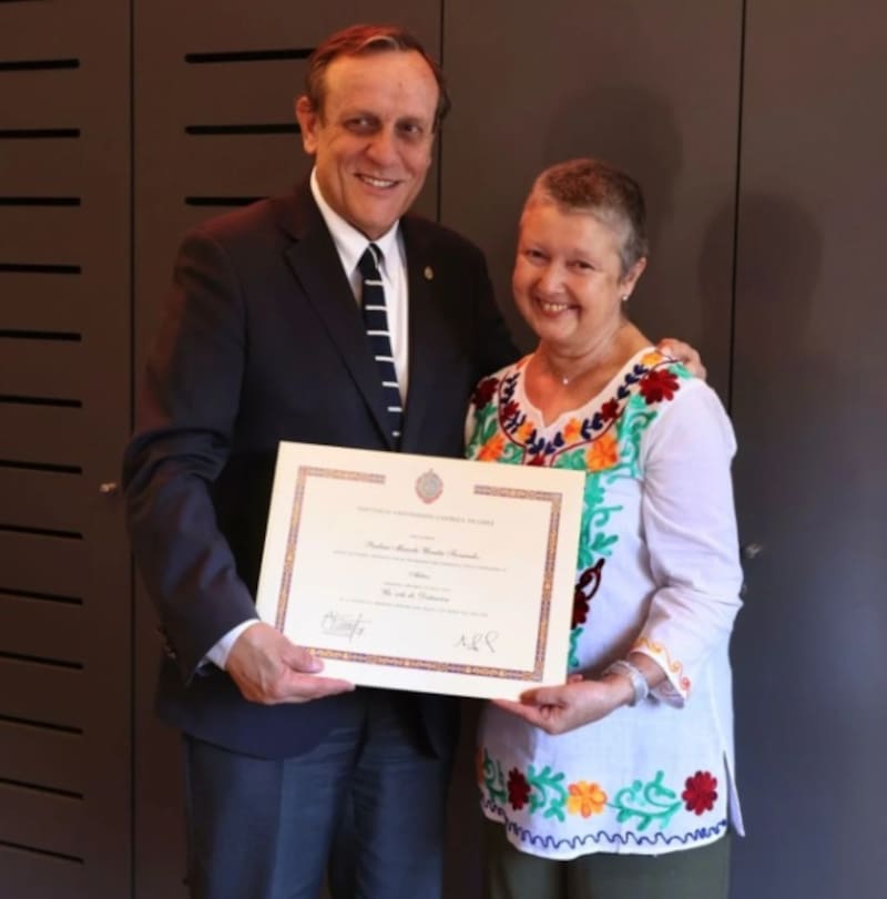 La intérprete recibió su título universitario en la Universidad Católica. Créditos: Instagram