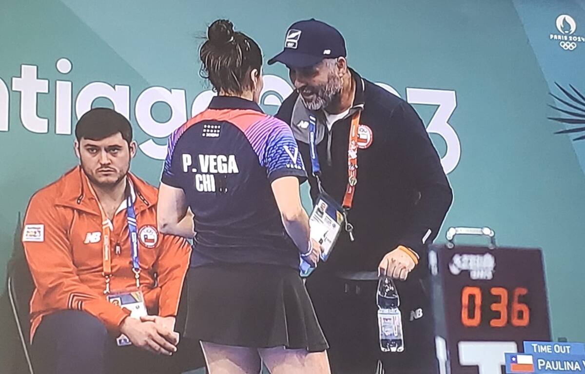 El parche en la polera de Paulina Vega llamó la atención en redes sociales