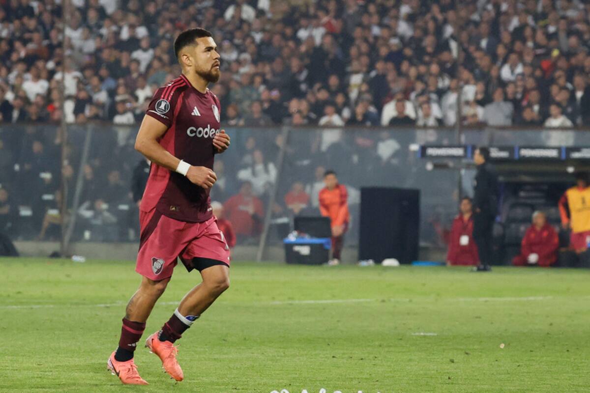 No solamente por Colo Colo: el otro motivo por el que hinchas de River Plate exigen la salida de Paulo Díaz. Foto: Aton.