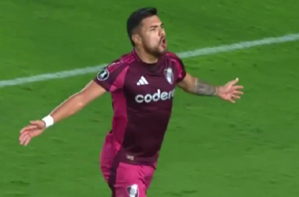 Paulo Díaz vuelve en gloria y majestad a River Plate anotando este gol por Copa Libertadores