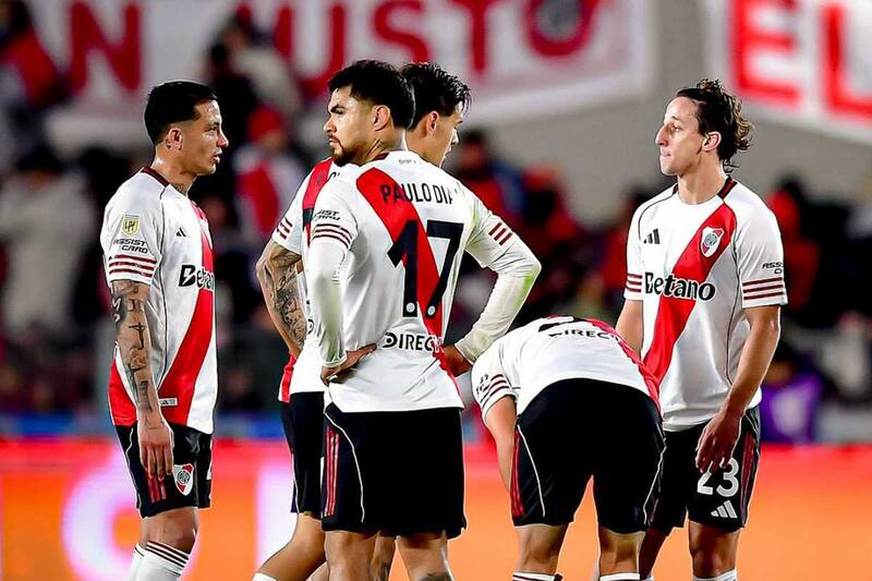 Otro partido con críticas para el chileno.