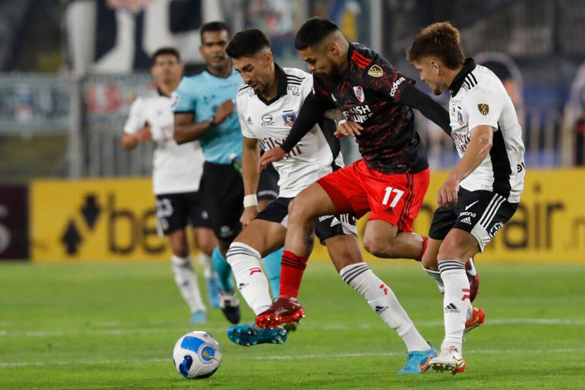 Paulo Díaz enfrentando a Colo Colo. Foto: Aton