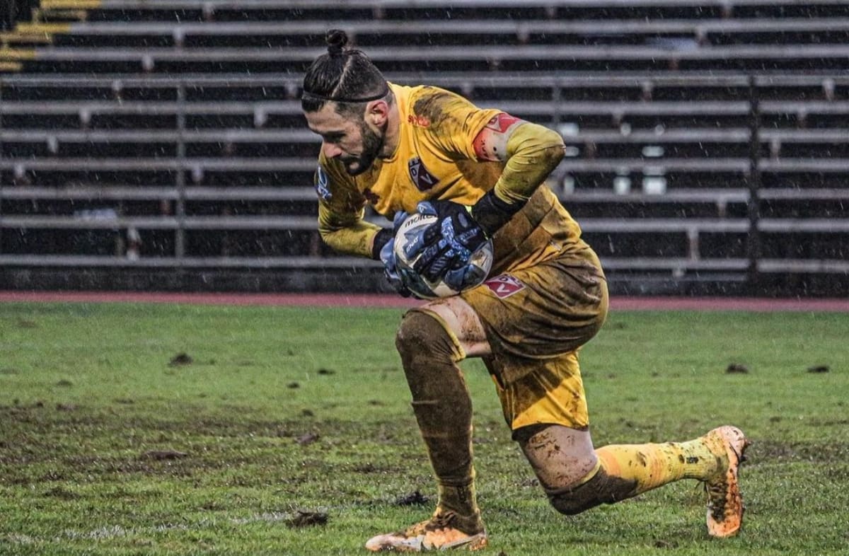 Paulo Garcés defendiendo la camiseta de Deportes Valdivia. Foto: Instagram Paulo Garcés.