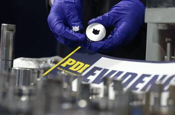 ¡A lo Breaking Bad! PDI desbarató dos laboratorios de éxtasis en la Región Metropolitana