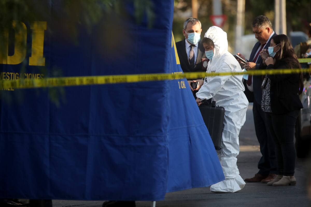 El cuerpo de la mujer fue hallado al interior de una bolsa en el sector oriente de la capital.