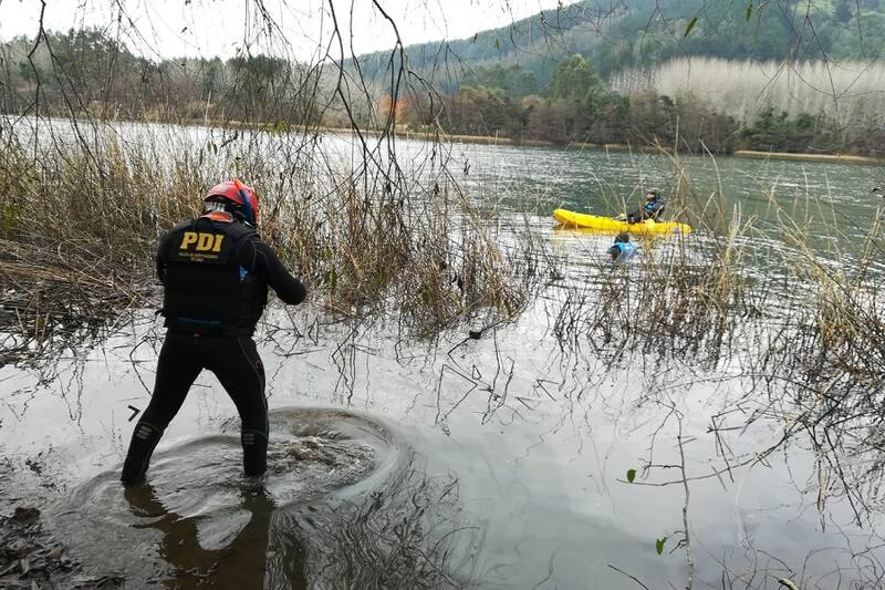 Valdivia, 28 de mayo de 2020.
Funcionarios de la PDI (Policia de Investigaciones) detuvo a cuatro sospechosos por el crimen de una mujer en el rio Calle Calle.
Foto: PDI via Aton Chile