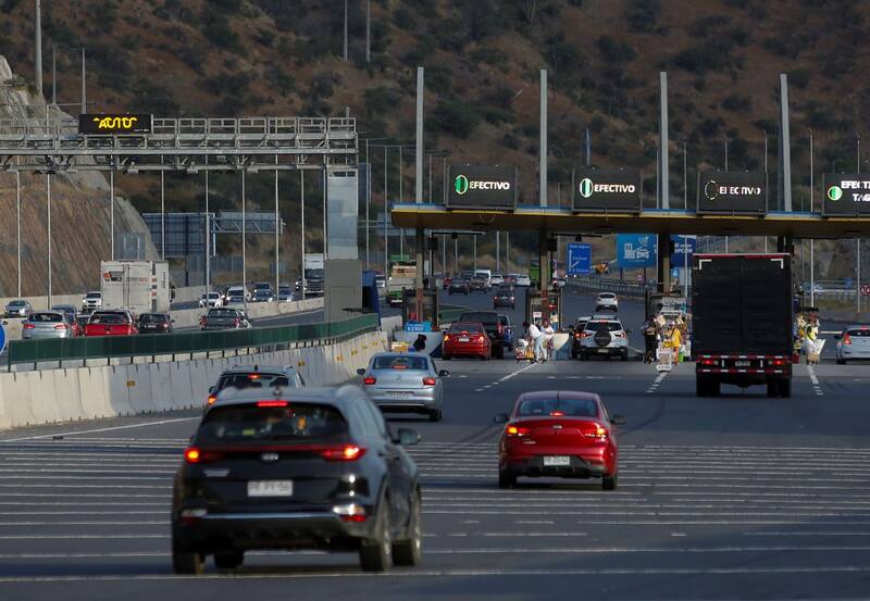 La oferta permitirá ahorrar en los viajes entre la RM y la quinta región este fin de semana largo. Imagen referencial.